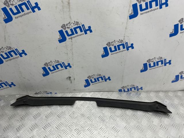 Ущільнювач капота 8V0823126B VAG