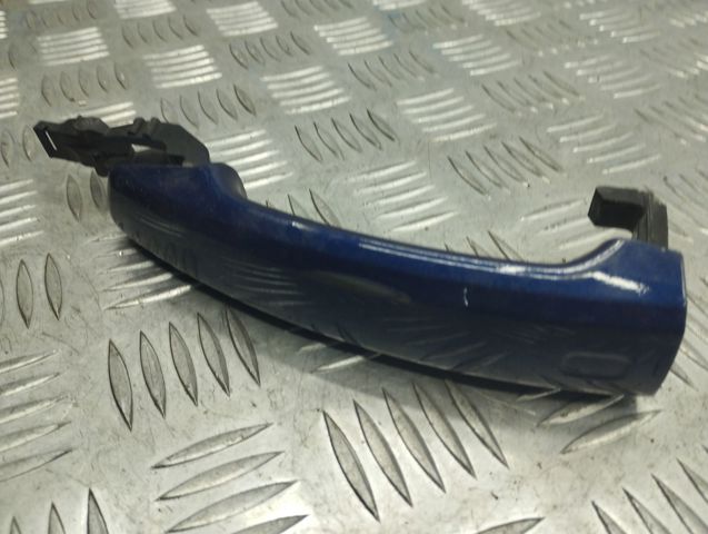 Зовнішня ручка правих дверей 8V0837206AGRU VAG