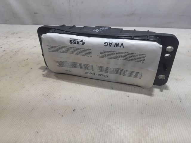 Подушка безпеки бокова 8V0880204C VAG
