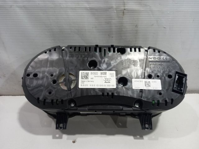 Щиток приладів (комбінація) 8V0920960M VAG