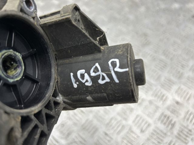 Мотор приводу гальмівного супорта заднього стояночної системи 8V0998281A VAG