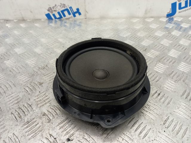 Динамік передньої двері 8V4035411B VAG
