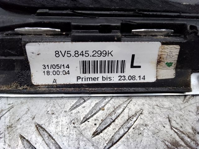 Скло багажного відсіку, ліве 8V5845297FNVB VAG