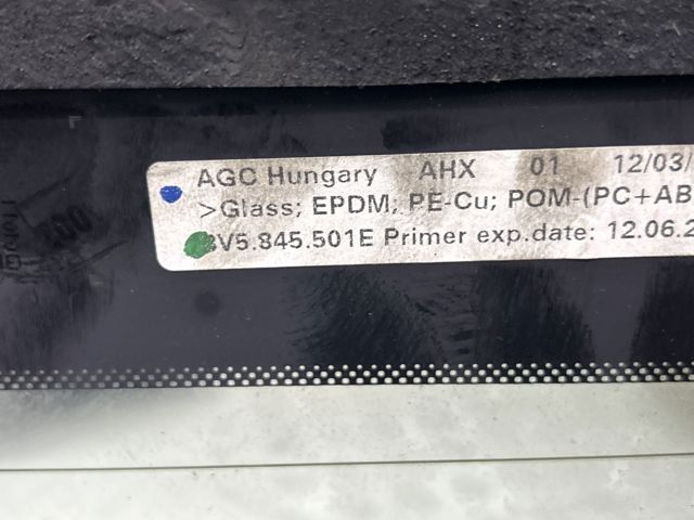 Вікно заднє 8V5845501ENVB VAG