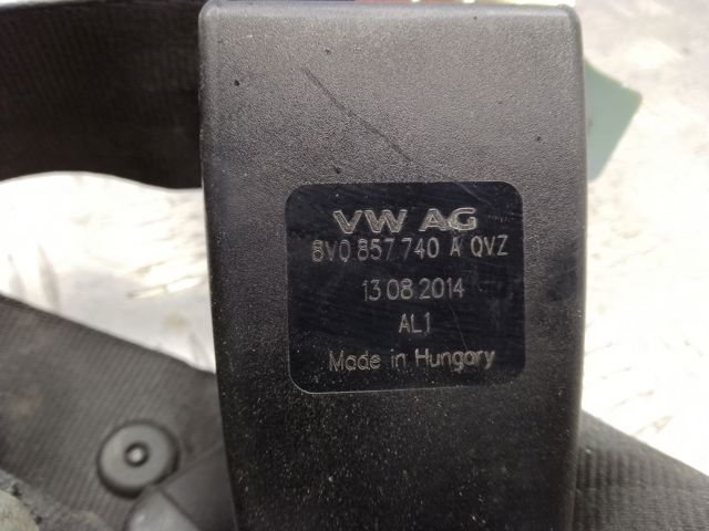 Ремінь безпеки задній 8V5857807V04 VAG