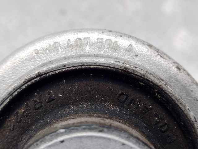 Важіль передньої підвіски верхній, правий 8W0407506A VAG