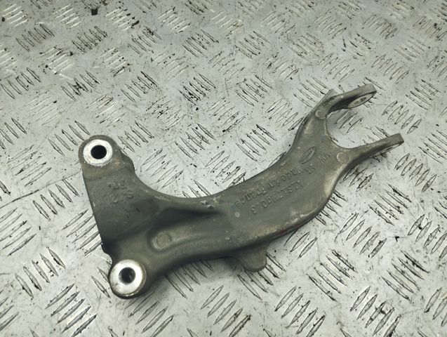 Вилка нижня амортизатора переднього, права 8W0413038G VAG