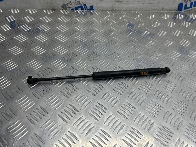 Амортизатор капота 8W0823359B VAG