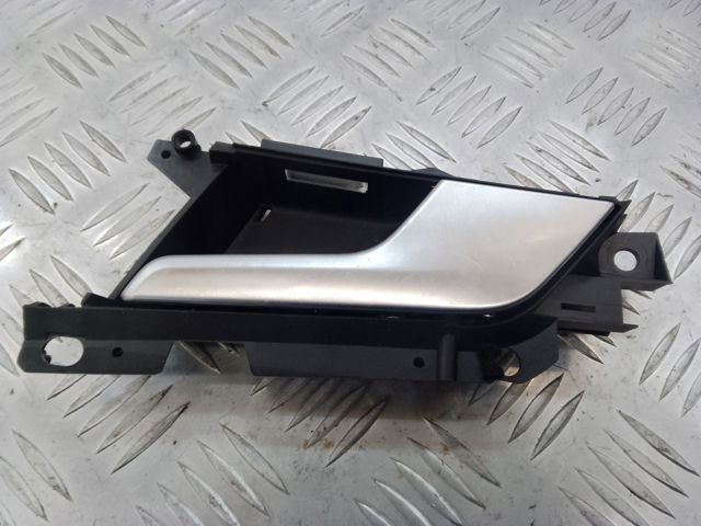 Ручка передньої двері внутрішня права 8W0837020C4PK VAG