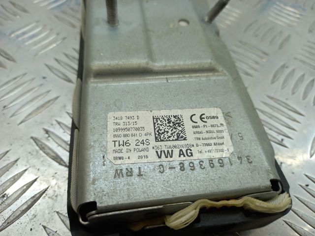 Ейрбег захисту колін нижня 8W0880841D VAG