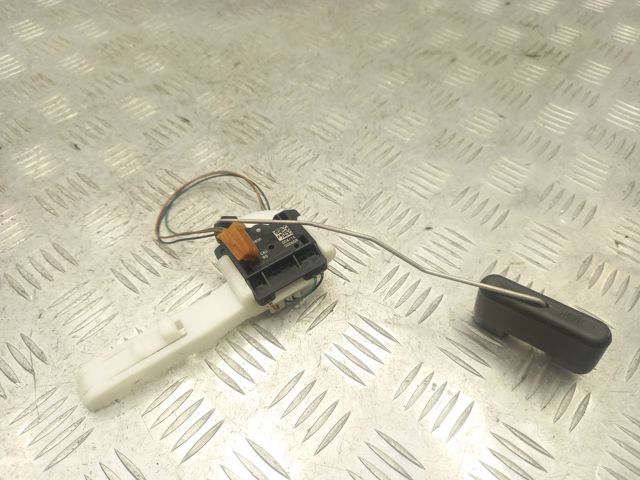 Датчик рівня палива в бензобаку 8W0919047C VAG