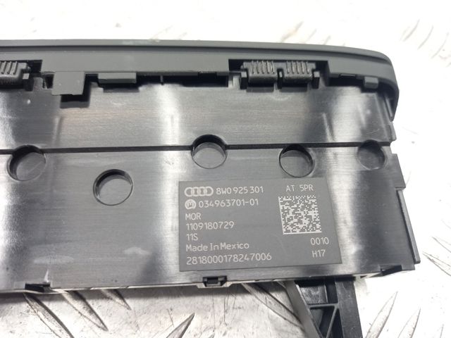 Блок кнопок центральної консолі 8W0925301AT5PR VAG