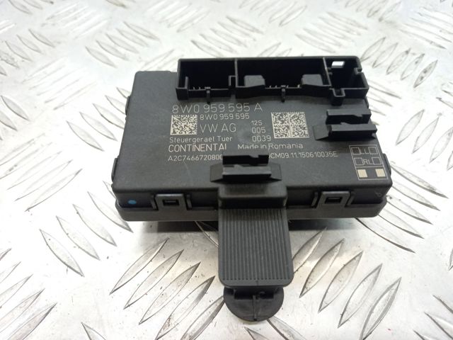 Блок комфорту задніх дверей 8W0959595A VAG