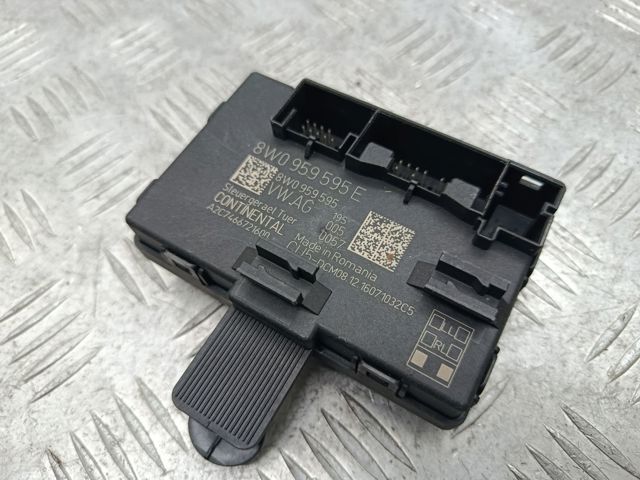Блок комфорту задніх дверей 8W0959595E VAG
