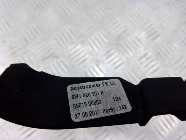 Решітка повітроводу ліва 8W1820901B6PS VAG