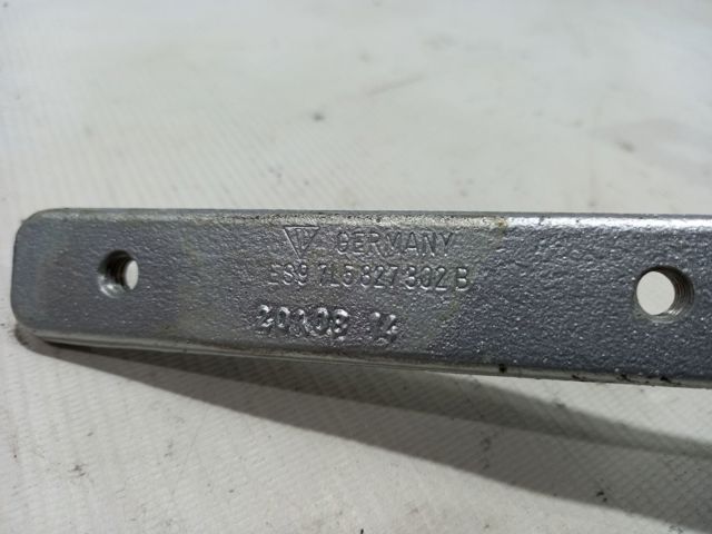 Петля багажника 95551230200 VAG