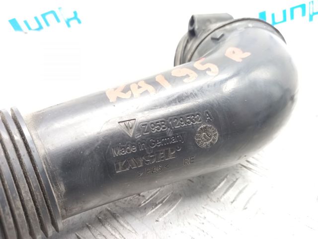 Патрубок повітряний, вихід повітряного фільтра 95B129532A PORSCHE