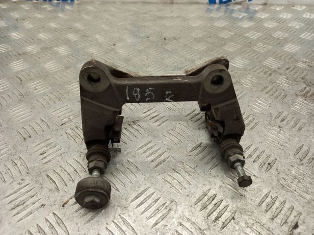 Скоба супорту заднього 95B615426C PORSCHE