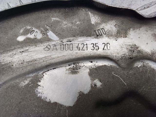 Захист гальмівного диска переднього A0004213520 MERCEDES
