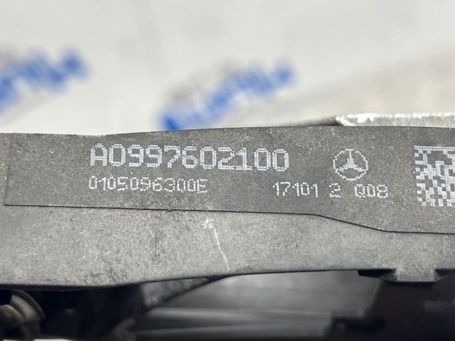 Тримач зовнішньої ручки дверей, задніх лівих A0997602100 MERCEDES