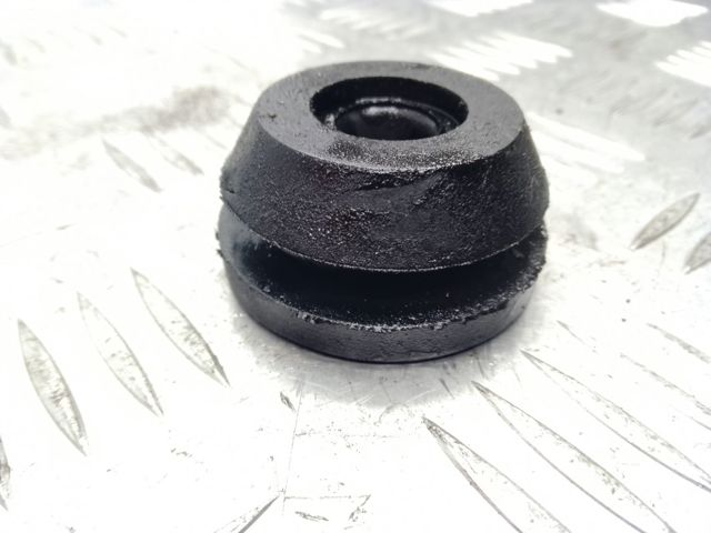 Подушка радіатору нижня A1635010181 MERCEDES