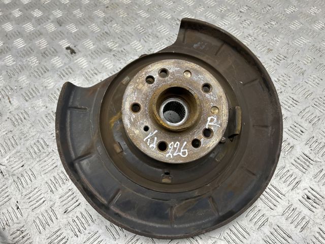 Цапфа права A1643501408 MERCEDES