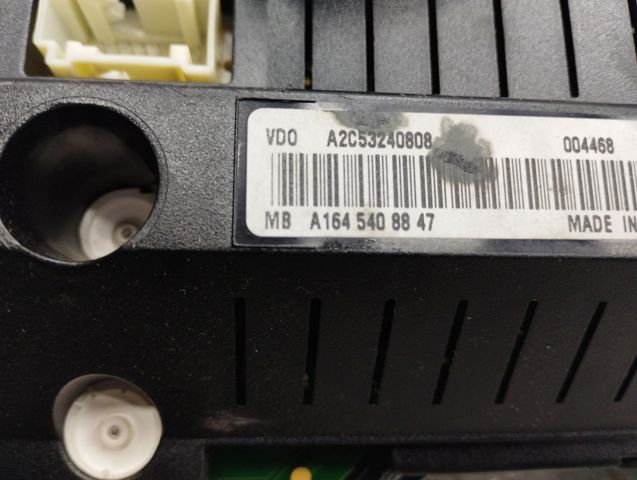 щиток приладу A1645408847 MERCEDES