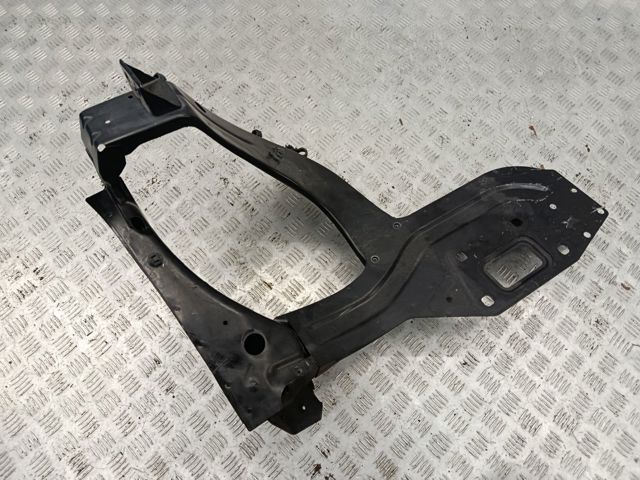 Рамка радіатора права A1646200291 MERCEDES