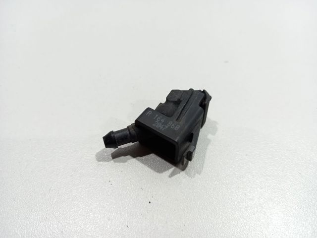 Форсунка омивача скла лобового, права A1648602047 MERCEDES