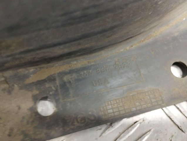 Підкрилок переднього крила, лівий задній A1648842522 MERCEDES