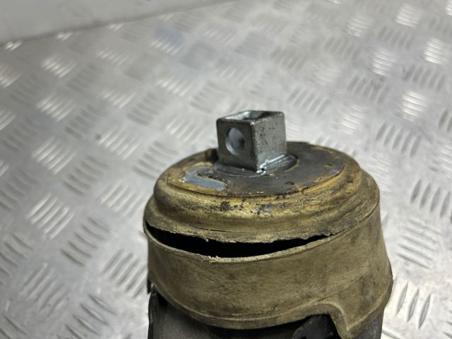 Права подушка мотора A1662406117 MERCEDES