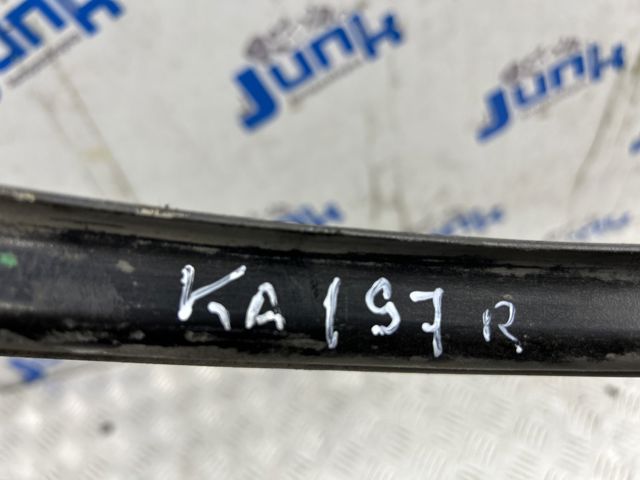 Важіль підвіски задній правий A1663500206 MERCEDES