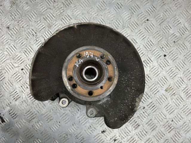 Цапфа поворотна ліва A1663500408 MERCEDES