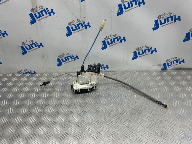 Замок двері правої передньої A1667200435 MERCEDES