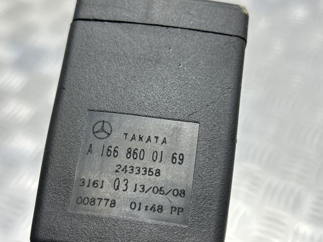 Важіль фіксатора ременя безпеки передній A1668600169 MERCEDES