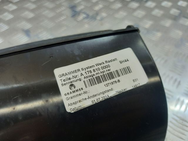 Підсклянник підлокітника центральної консолі A17681000009H44 MERCEDES