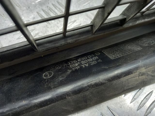 Водостік лобового скла, жабо A1768300413 MERCEDES