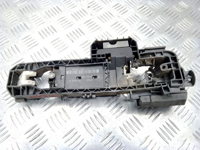 Тримач зовнішньої ручки дверей, правих дверей A2047601634 MERCEDES