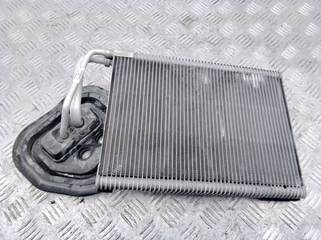 Охолоджувач повітря A2058307800 MERCEDES