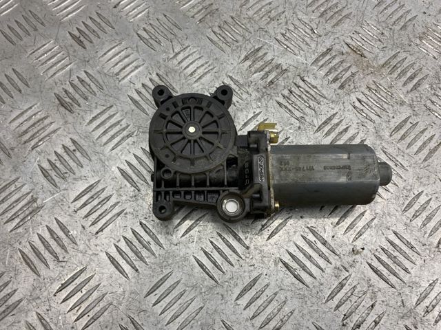 Мотор склопідйомника дверей передніх, лівих A2108202542 MERCEDES