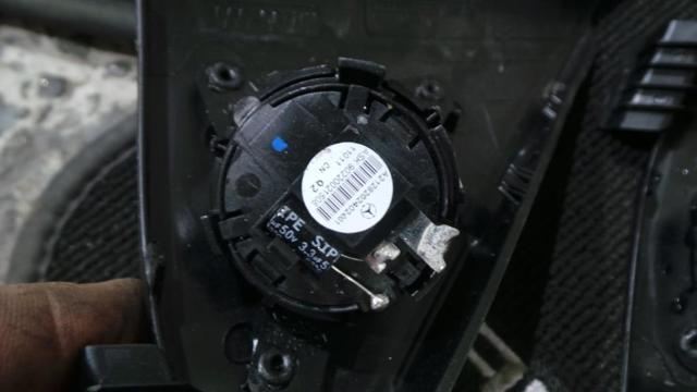 Динамік задньої двері A2128202402 MERCEDES