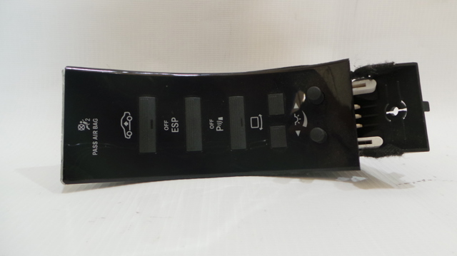 Блок кнопок центральної консолі A2218701758 MERCEDES