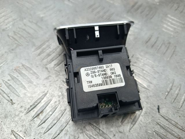 Блок кнопок центральної консолі A2229050106 MERCEDES