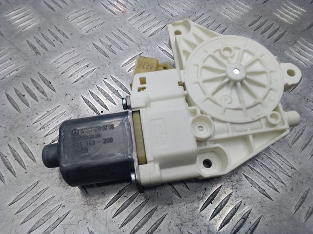 Моторчик склопідйомника двері задніх, правих A2518200208 MERCEDES