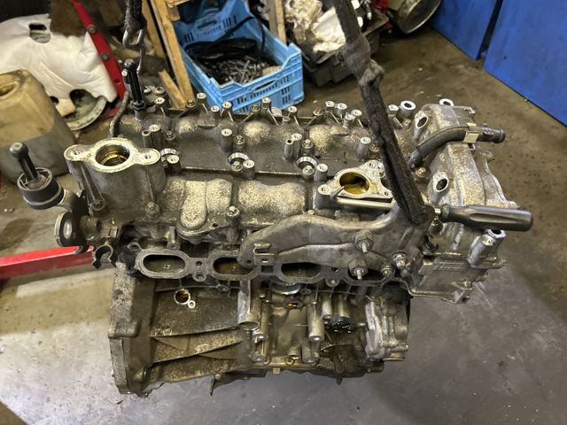 Двигун у зборі A2700108902 MERCEDES