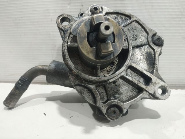 Насос вакуумний A6112300065 MERCEDES