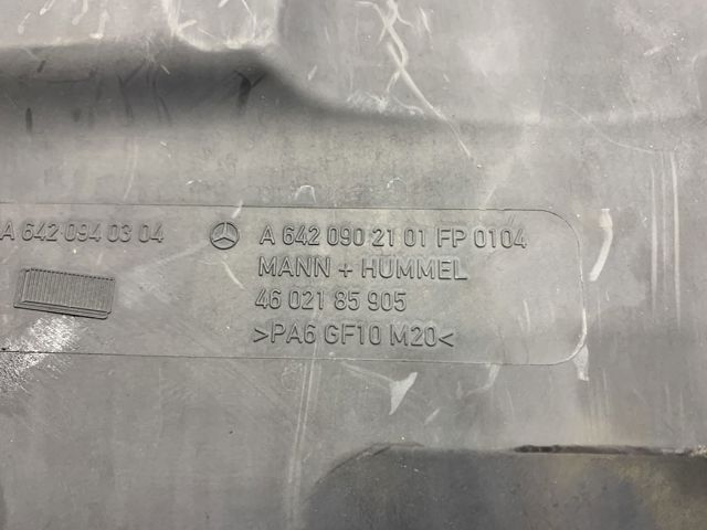 Корпус повітряного фільтра, лівий A6420902101 MERCEDES