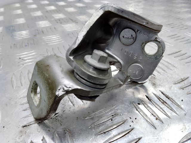 Петля задніх дверей, лівих BB5Z7826801C FORD