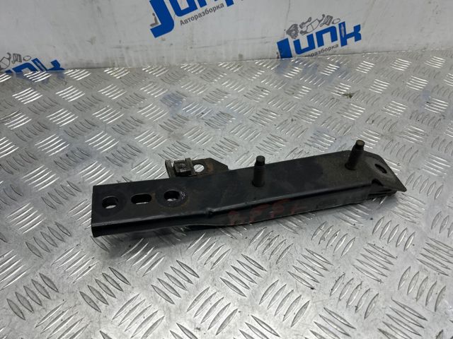 Кронштейн передньої балки CPLA5N103BJ LAND ROVER