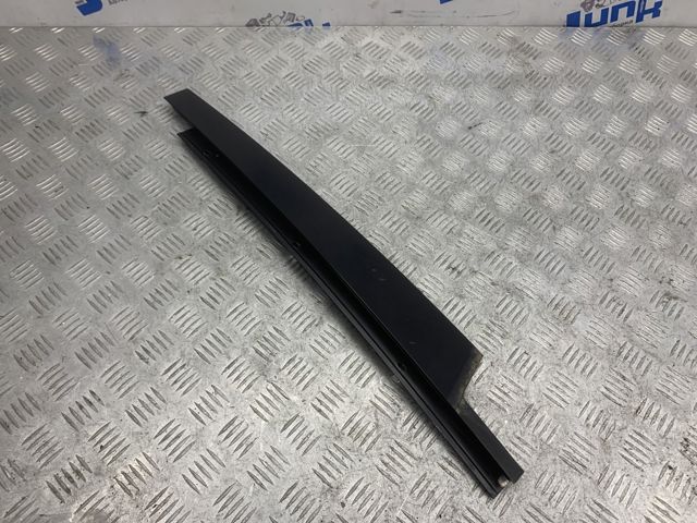 Накладка передніх дверей DDC000131PMD LAND ROVER